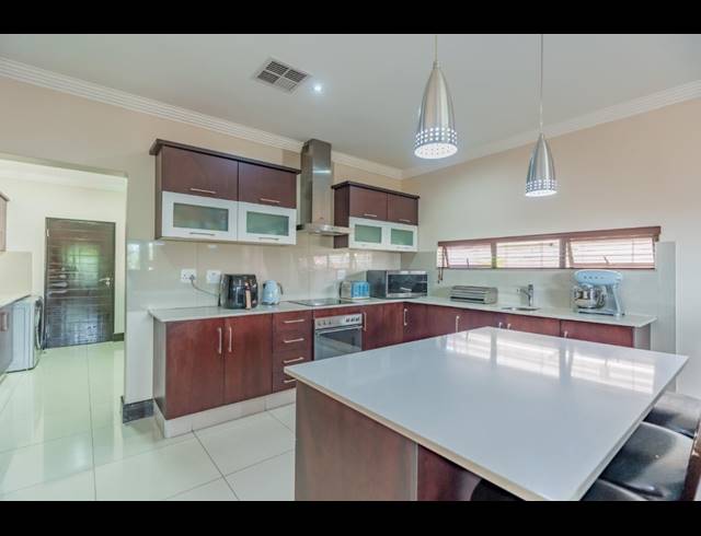 3 BEDROOM HOUSE TO LET IN IZINGA